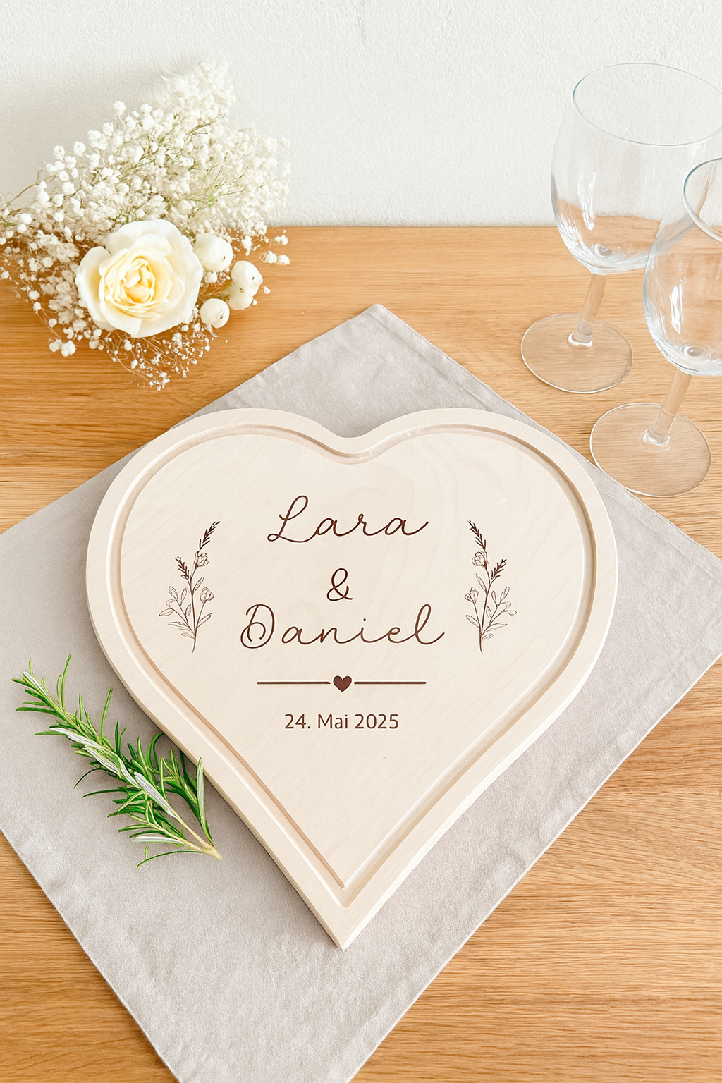Frühstücksbrettchen Herz-Hochzeit