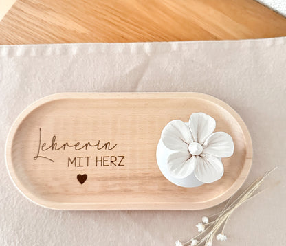 Tablett-Lehrerin mit Herz