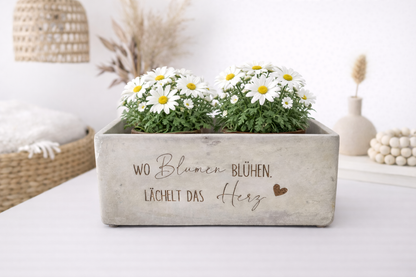 Blumentopf mit Gravur in Betonoptik als personalisiertes Muttertagsgeschenk für Mama i
