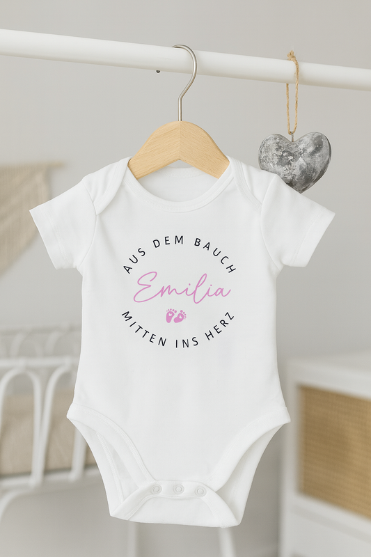 Personalisierter Baby Body Spruch“aus dem Bauch Mitte ins Herz“