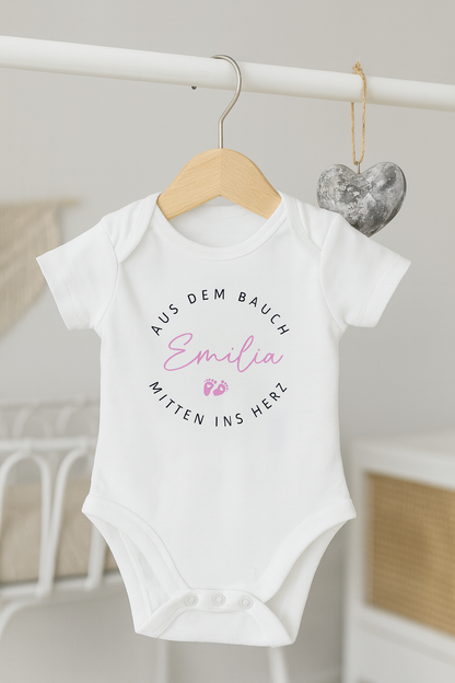 Personalisierter Baby Body Spruch“aus dem Bauch Mitte ins Herz“