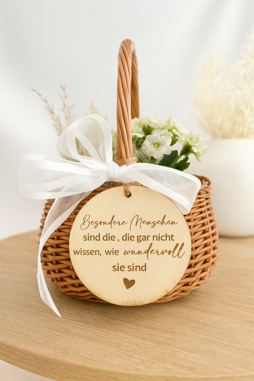 Geschenkkorb mit Anhänger