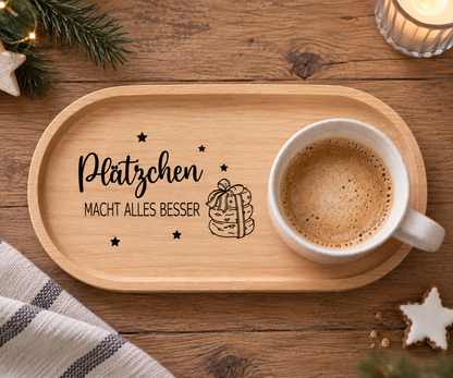 Holztablett mit weihnachtlicher Gravur „Plätzchen macht alles besser“ – schöne Geschenkidee für Familie, Freunde, Kollegen und gemütliche Stunden in der Weihnachtszeit.
