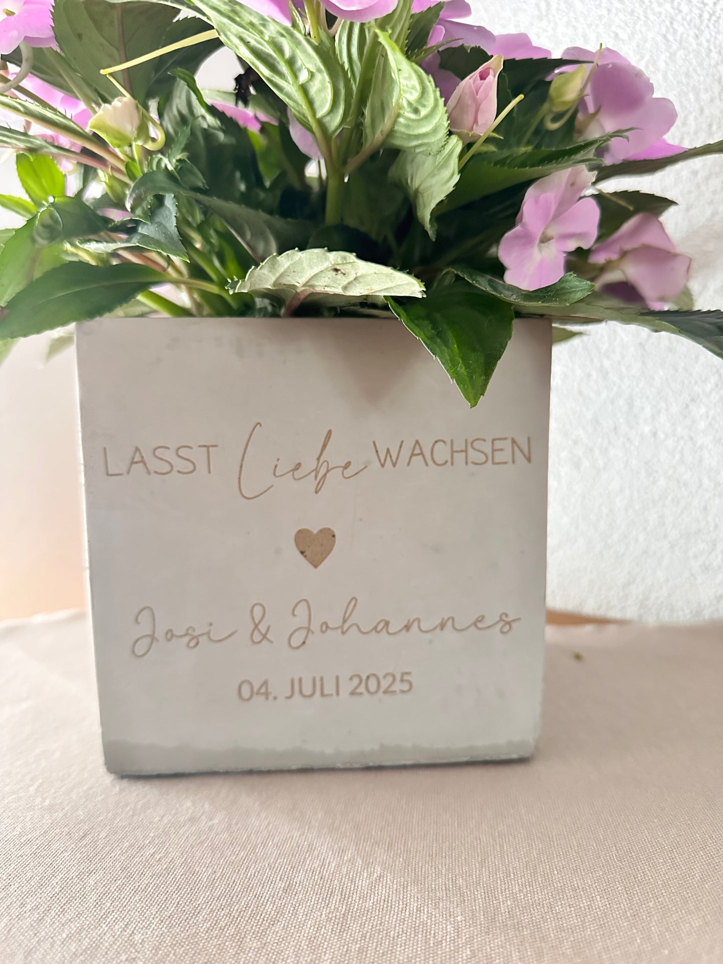 Blumentopf-Lasst Liebe wachsen