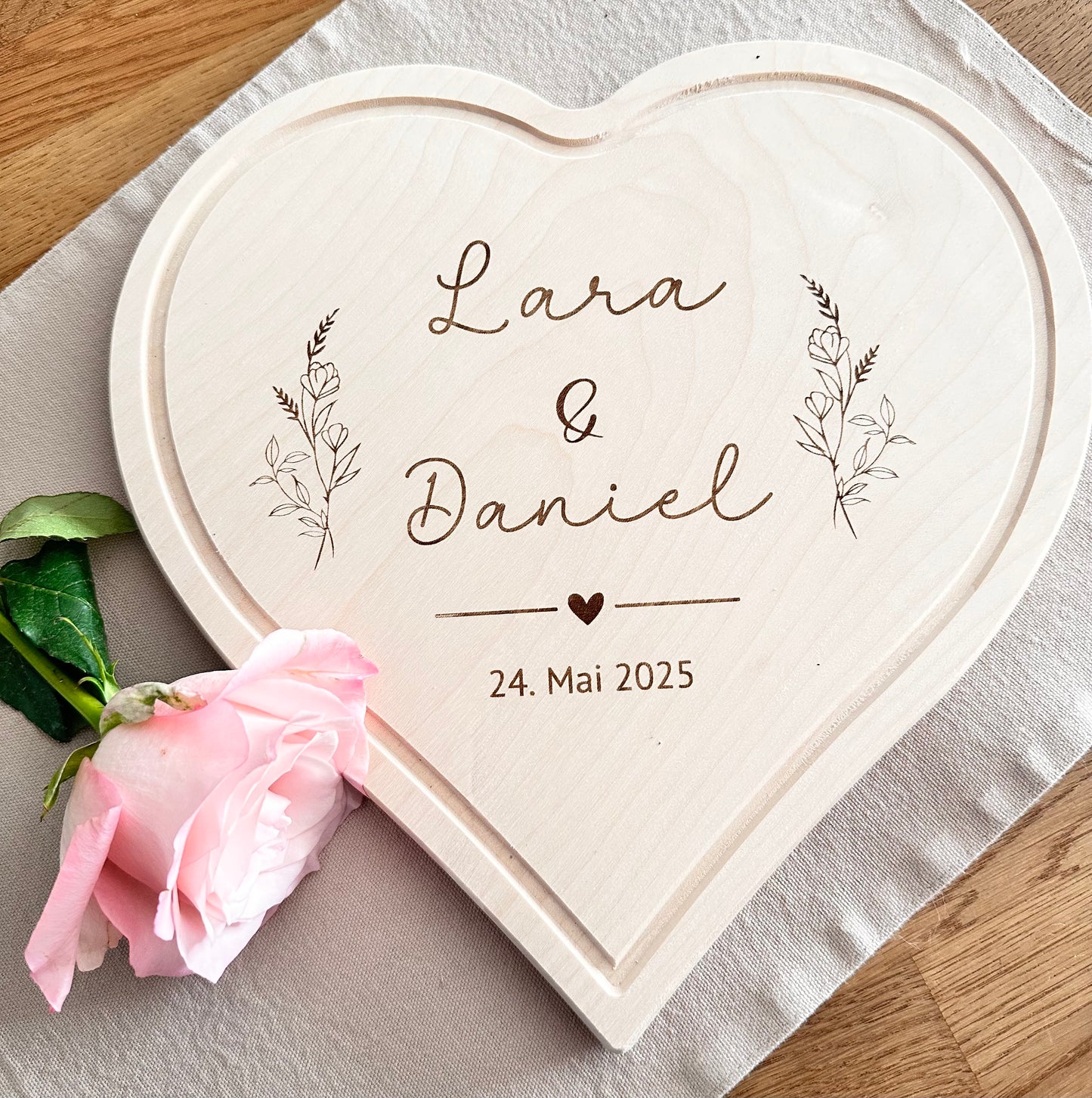 Frühstücksbrettchen Herz-Hochzeit