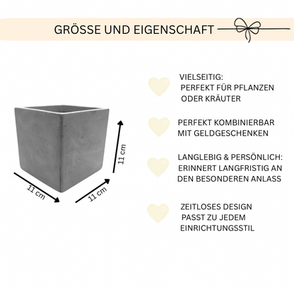 Produktgrafik mit Eigenschaften eines personalisierten Blumentopfs in Betonoptik aus Keramik. Blumentopf Maße: 11 cm Länge, 11 cm Breite und 11 cm Höhe. Moderner Blumentopf personalisiert für Papa und Opa als Vatertagsgeschenk. Ideal für kleine Pflanzen, Kräuter oder Sukkulenten. Robustes Keramikmaterial mit natürlicher Betonoptik und zeitlosem Design. Dekorativer Blumentopf als personalisiertes Geschenk Papa Opa für Zuhause.