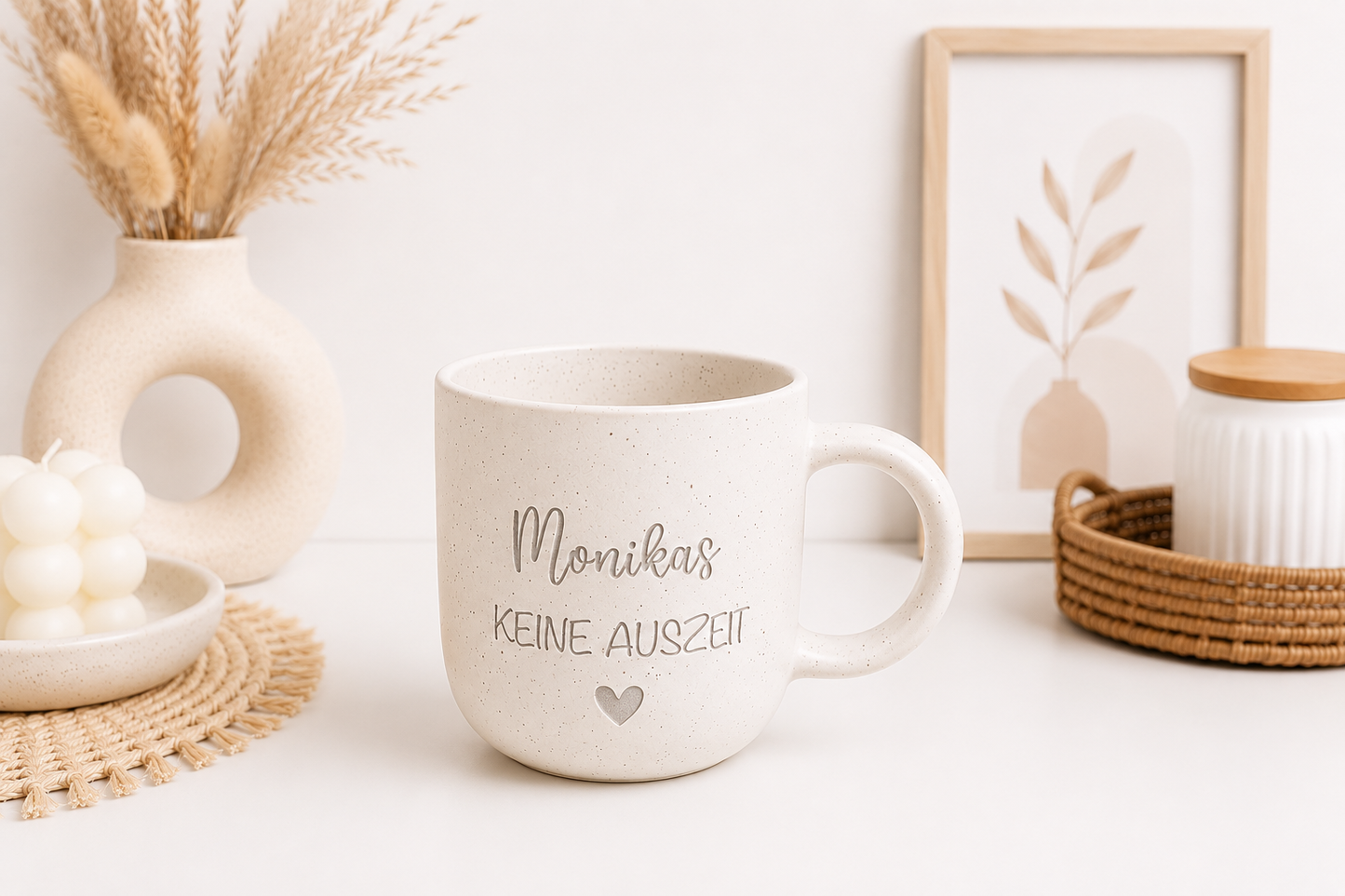 Liebevolle Geschenkidee für Weihnachten, Ostern oder Geburtstag mit personalisierter Tasse und Wunschname.