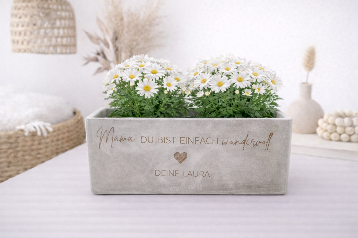 Blumentopf mit Gravur als Muttertagsgeschenk für Beste Mama oder Oma mit individueller Widmung
