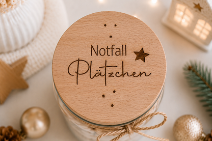 Notfall Plätzchen Glas mit Holzdeckel und weihnachtlicher Gravur, originelle Geschenkidee zu Weihnachten, für Advent, Wichteln oder als kleines Mitbringsel.
