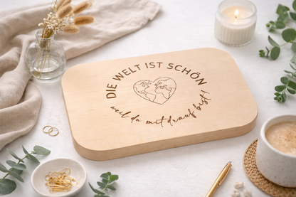 Frühstücksbrett aus Holz mit liebevoller Gravur als Geschenk zum Geburtstag oder Dankeschön Geschenk.
