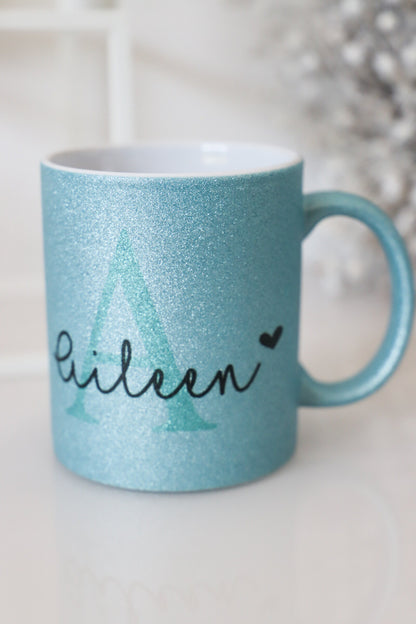 Personalisierte Glitzertasse mit Namen und Inital