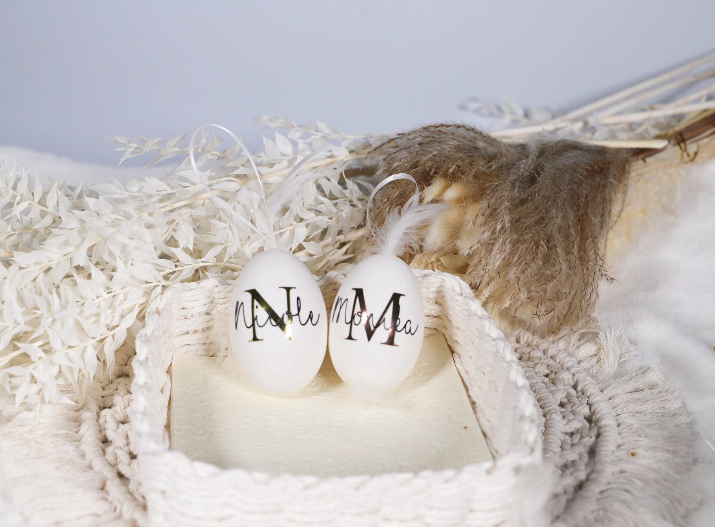 Personalisierte Ostereier mit Namen und Initial