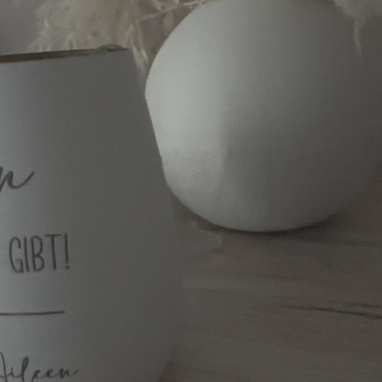 Windlicht Mama Geschenk mit Gravur aus Glas als liebevolle Dekoration und emotionales Muttertagsgeschenk.
